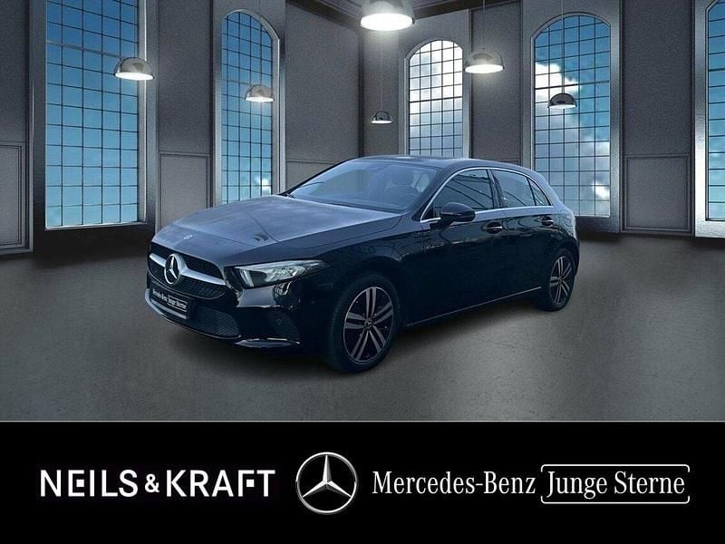 Schwarz Gebraucht 2022 Mercedes A250 Progressive Limousine | 26.550 € (Fairer Preis) - Bild 1/4