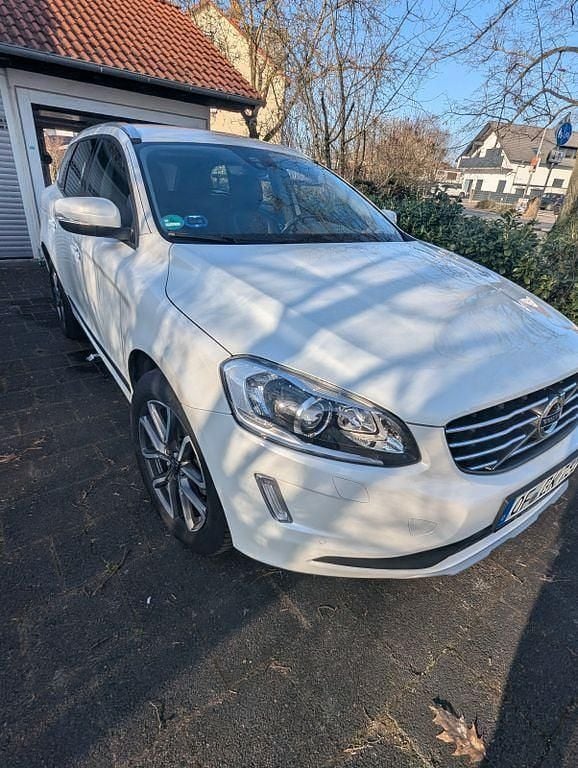 Gebraucht Volvo XC60 Summum 190 PS (139 kW) 2015 Weiß SUV