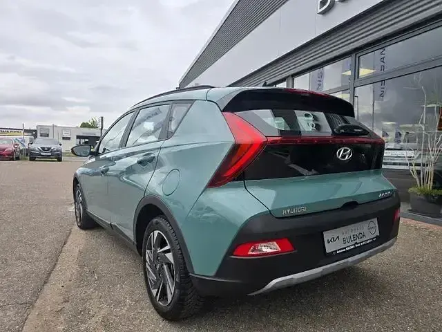 Gebraucht Hyundai Bayon Trend 101 PS (74 kW) 2023 Grün SUV