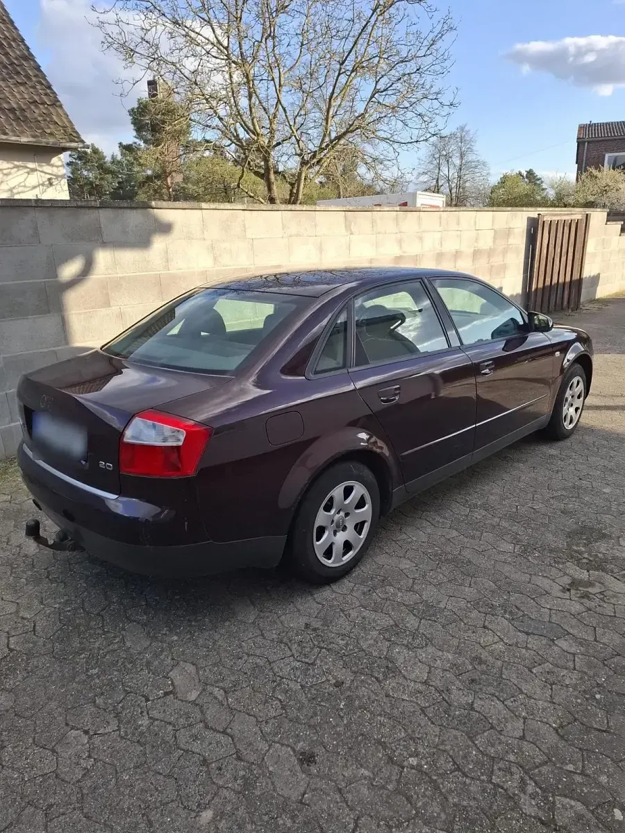 Gebraucht Audi A4 130 PS (95 kW) 2001 Rot Limousine