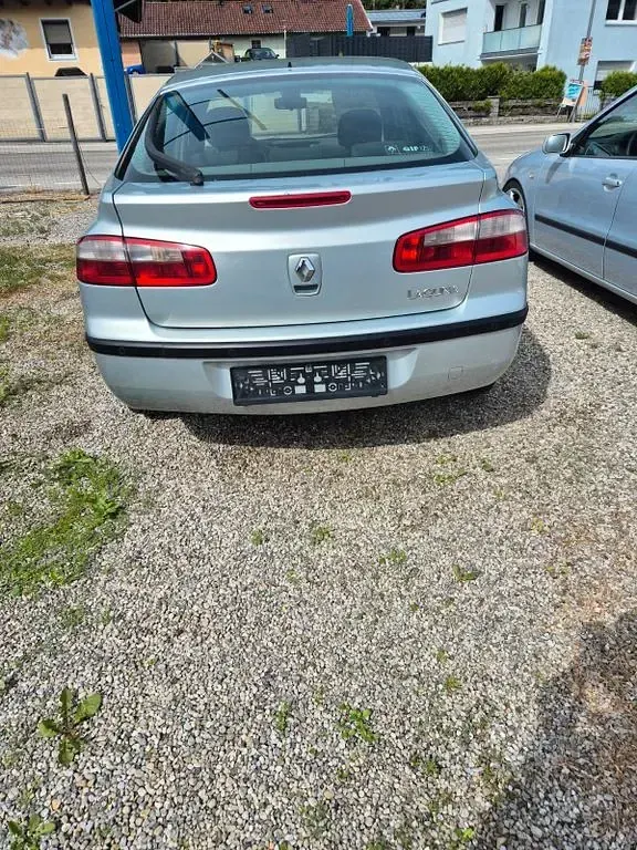 Gebraucht Renault Laguna II Dynamique 120 PS (88 kW) 2004 Grau Limousine