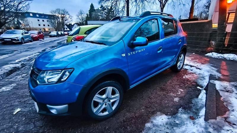 Gebraucht Dacia Sandero Prestige 90 PS (66 kW) 2015 Blau Limousine
