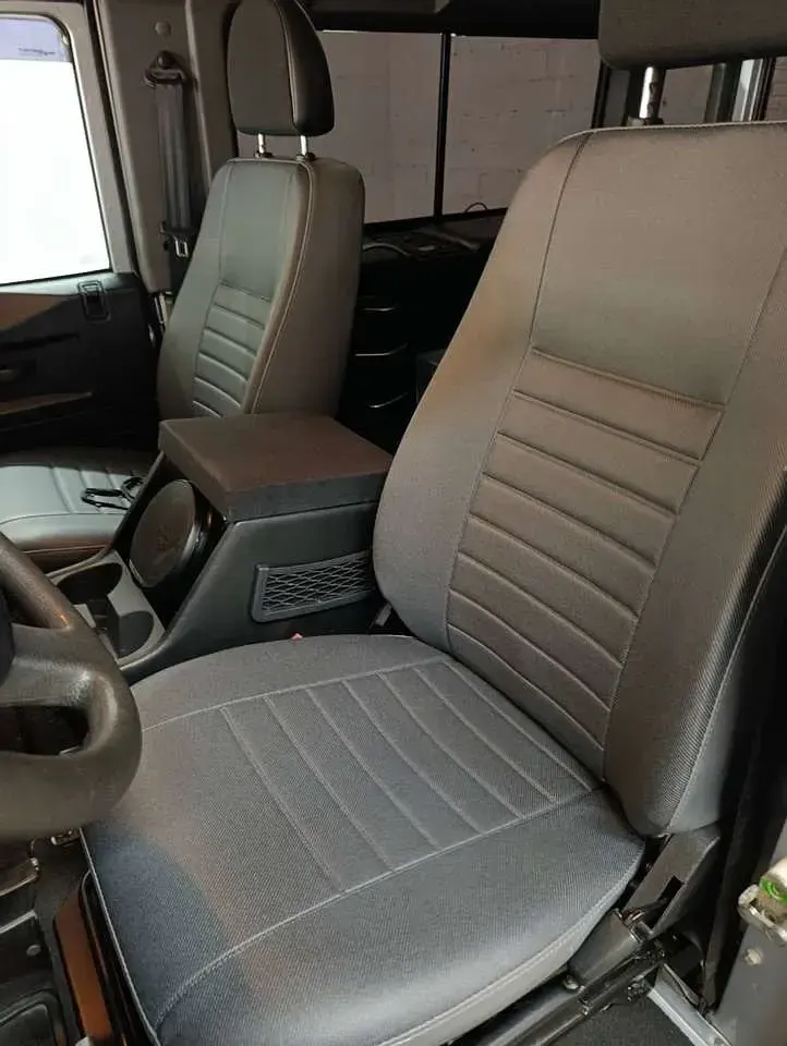 Gebraucht Land Rover Defender 122 PS (89 kW) 2008 Silber Kombi