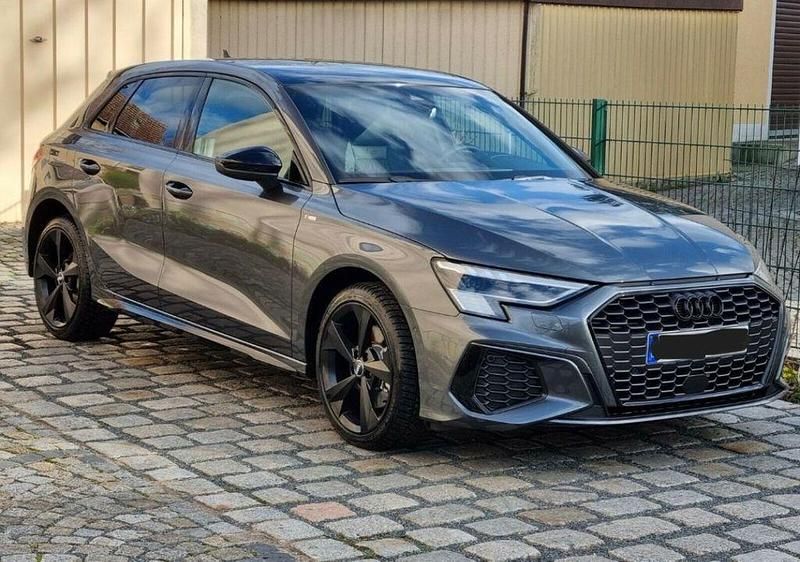 Gebraucht 2020 Audi A3 e-tron S-Line Kleinwagen | 29.500 € (Teuer) - Bild 1/4