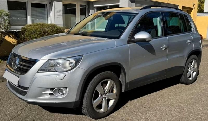 Silber Gebraucht 2011 VW Tiguan Freestyle SUV | 6.700 € (Guter Preis) - Bild 1/4