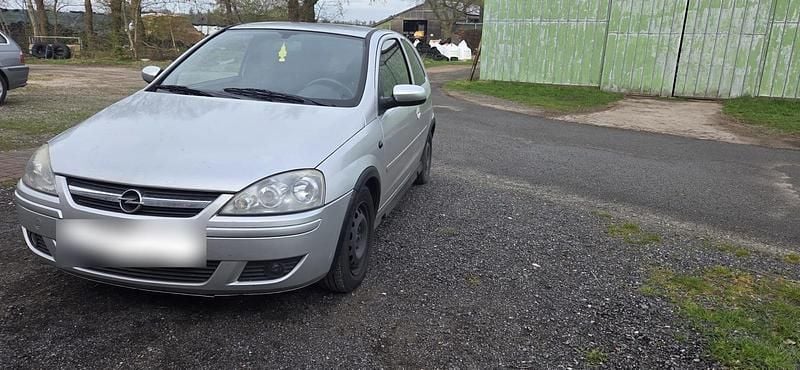 Usata Opel Corsa 85 CV (62 kW) 2006 Argento Utilitaria