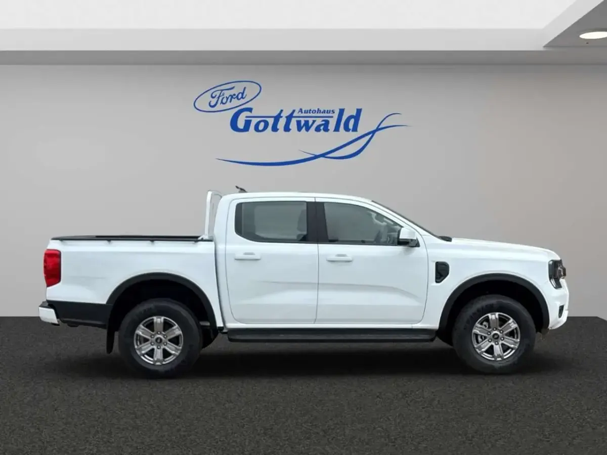 Nowe Ford Ranger XLT 170 KM (125 kW) 2026 Biały Pickup