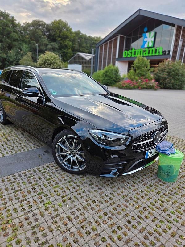 Schwarz Gebraucht 2020 Mercedes E200 Kombi | 28.999 € (Etwas zu teuer) - Bild 1/4