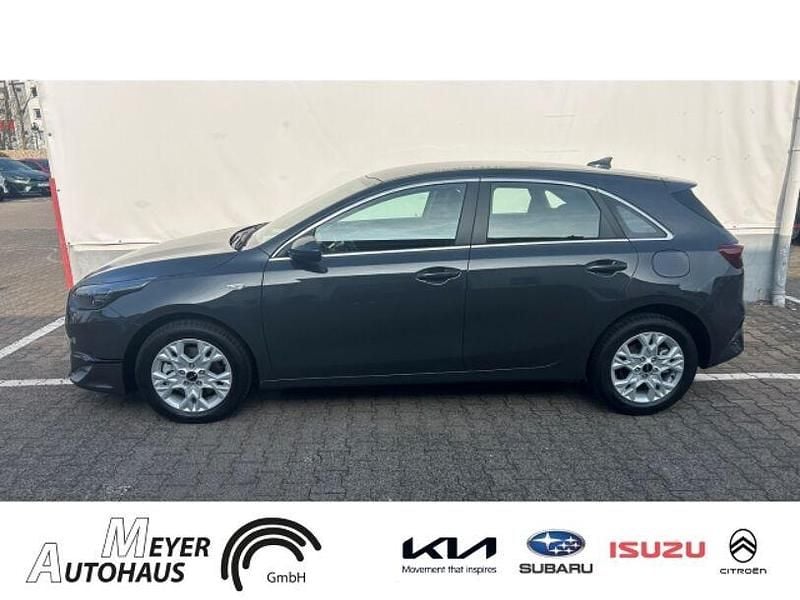 Gebraucht Kia Ceed Comfort 136 PS (100 kW) 2023 Schwarz Kleinwagen