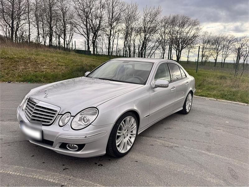 Gebraucht Mercedes E200 184 PS (135 kW) 2006 Silber Limousine