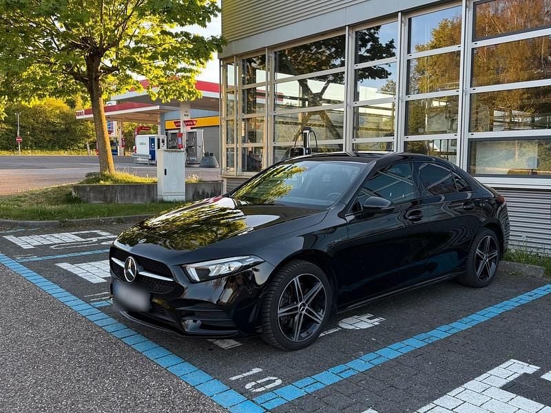 Gebraucht Mercedes A250 AMG 160 PS (117 kW) 2021 Schwarz Limousine