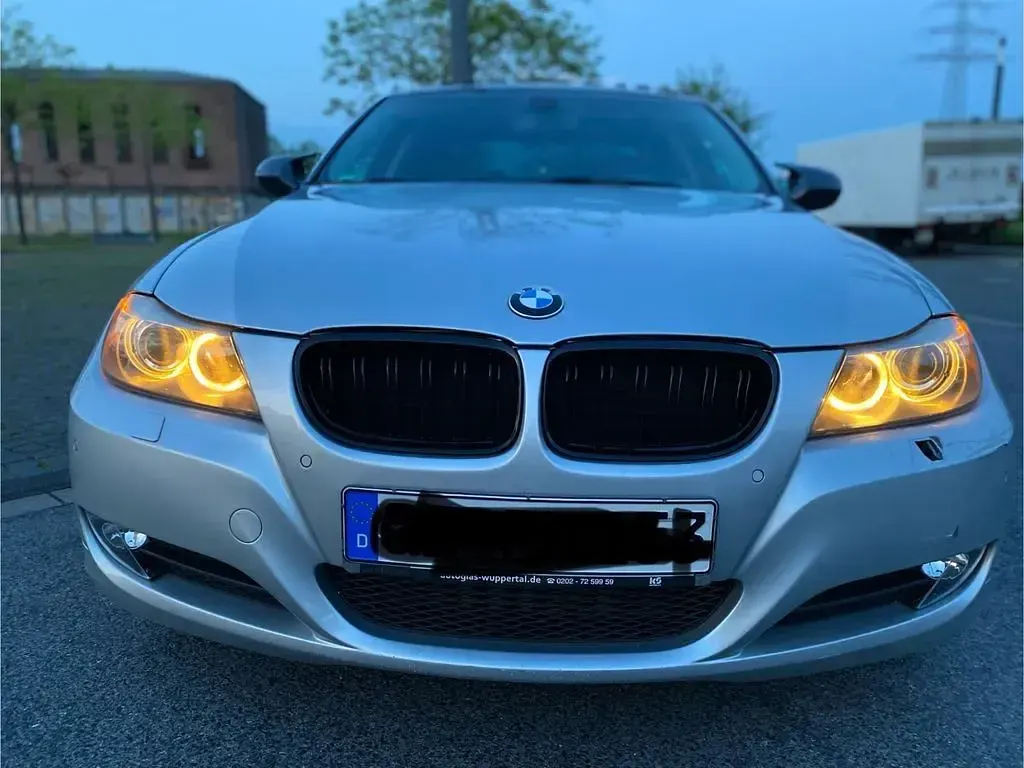 Gebraucht BMW 320 Efficient Dynamics 164 PS (120 kW) 2010 Silber Limousine
