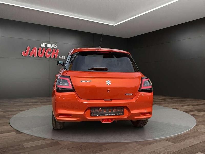 Gebraucht Suzuki Swift Comfort+ 82 PS (60 kW) 2025 Flame orange Kleinwagen