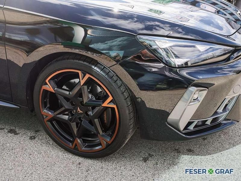 Gebraucht Cupra Leon VZ 300 PS (220 kW) 2025 Midnight schwarz Kombi