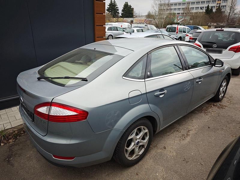 Gebraucht Ford Mondeo 160 PS (117 kW) 2009 Grau Limousine