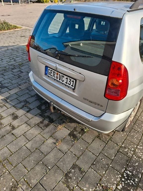 Gebraucht Mitsubishi Space Star 111 PS (81 kW) 2005 Silber Van / Kleinbus