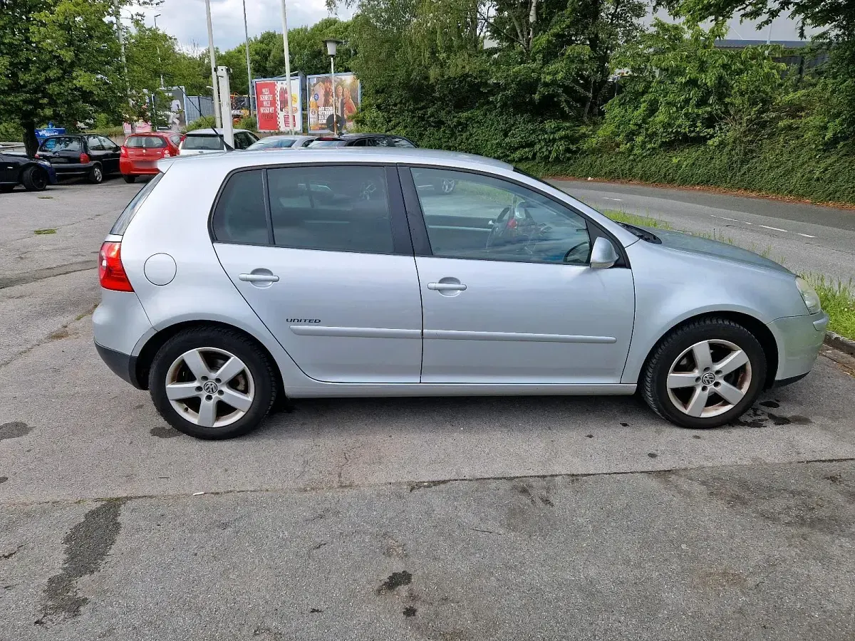 Gebraucht VW Golf V 80 PS (58 kW) 2008 Silber Kleinwagen