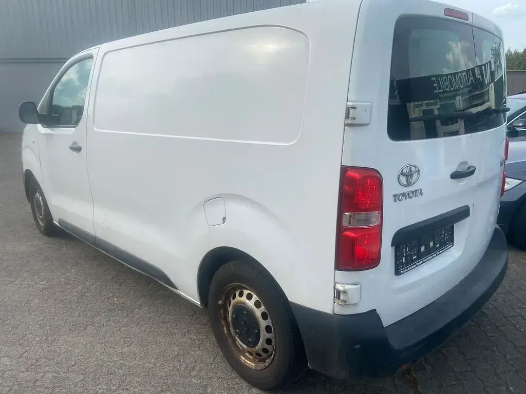Gebraucht Toyota Proace 120 PS (88 kW) 2019 Weiß Van / Kleinbus