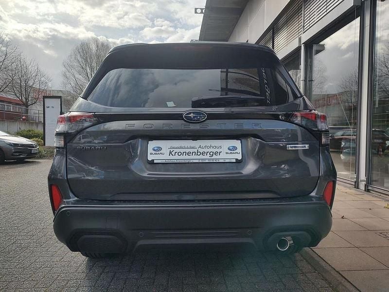 Neu Subaru Forester Platinum 136 PS (100 kW) 2026 Magnetite gray (m) SUV