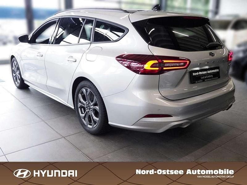 Gebraucht Ford Focus ST-Line 155 PS (114 kW) 2024 Polarsilber metallic Kombi