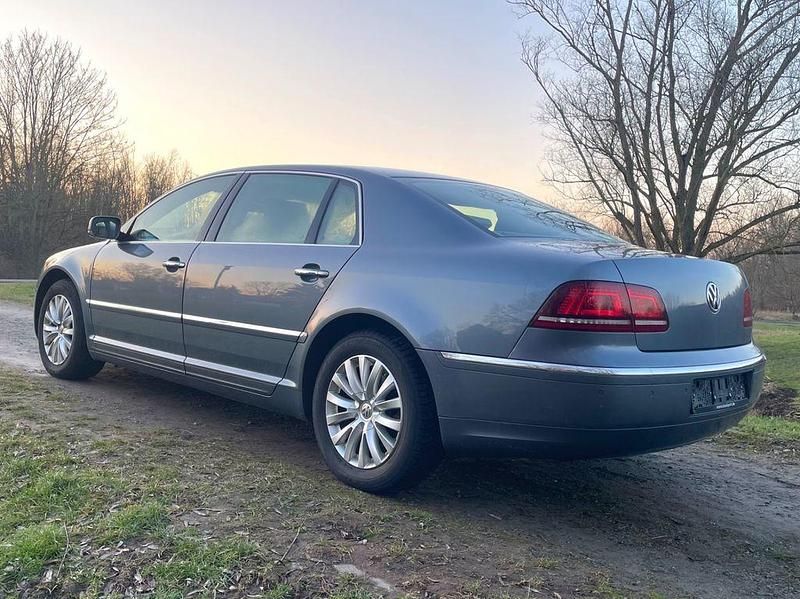 Gebraucht VW Phaeton 245 PS (180 kW) 2015 Grau Limousine