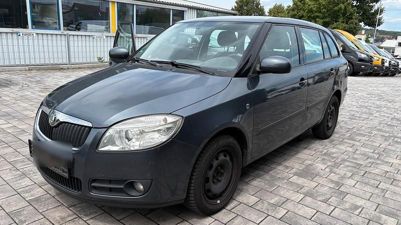 Grau Gebraucht 2008 Skoda Fabia Kombi | 1.999 € (Superpreis) - Bild 1/4