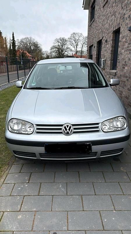 Silber Gebraucht 2002 VW Golf IV Limousine | 320 € (Superpreis) - Bild 1/4