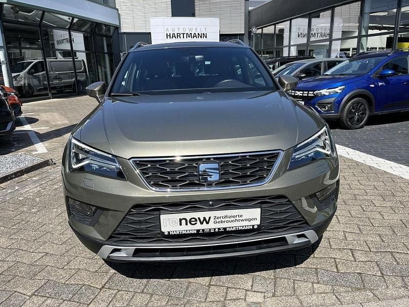 Jungle grün (grün) Gebraucht 2017 Seat Ateca XCELLENCE SUV | 18.990 € (Fairer Preis) - Bild 1/3