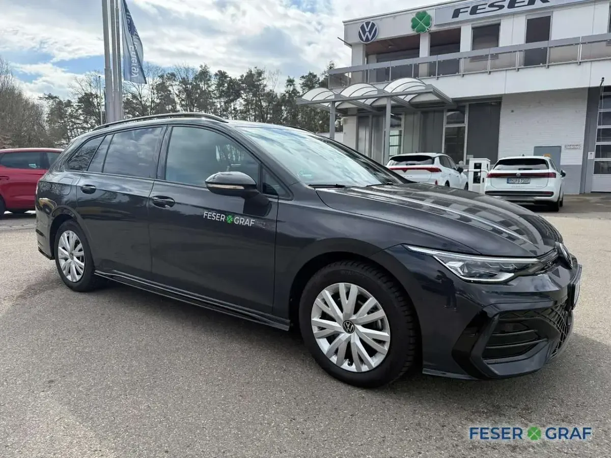 Gebraucht VW Golf VIII R-line 150 PS (110 kW) 2026 Uranograu Kombi