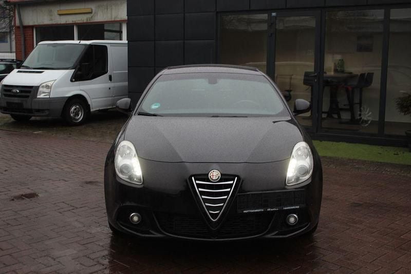 Gebraucht Alfa Romeo Giulietta Veloce 150 PS (110 kW) 2014 Schwarz Kleinwagen