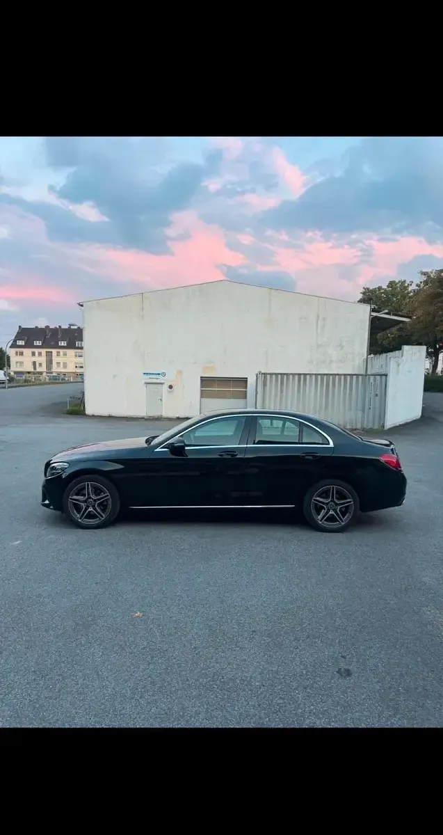 Gebraucht Mercedes C200 AMG 160 PS (117 kW) 2020 Schwarz Limousine