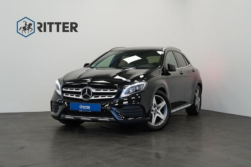 Schwarz Gebraucht 2018 Mercedes GLA180 AMG line SUV | 21.890 € (Etwas zu teuer) - Bild 1/4