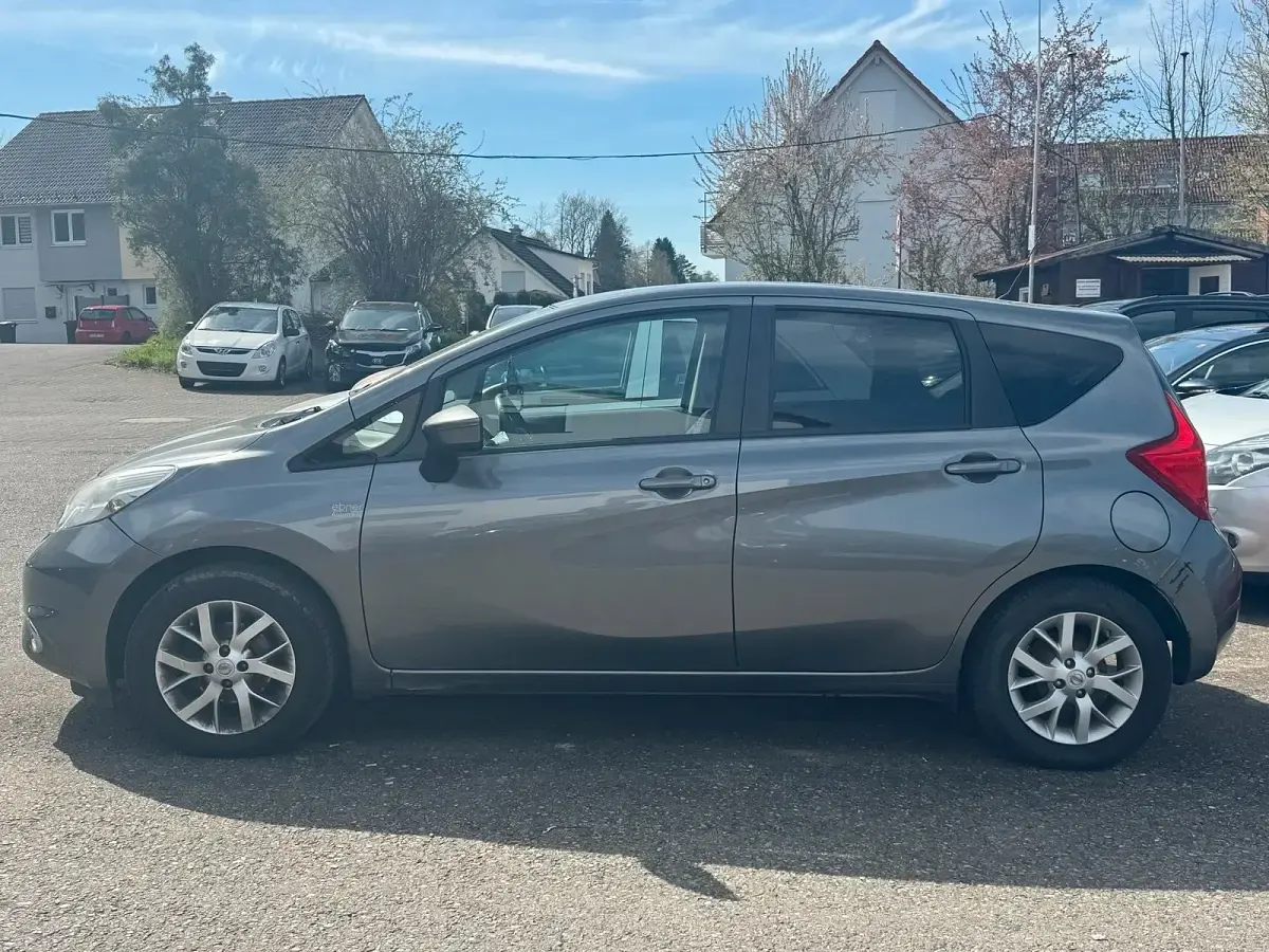 Gebraucht Nissan Note Acenta Connect 90 PS (66 kW) 2015 Grau Kleinwagen