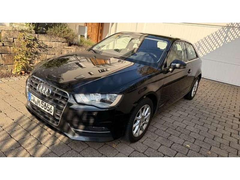 Gebraucht Audi A3 Attraction 105 PS (77 kW) 2014 Phantomschwarz Limousine