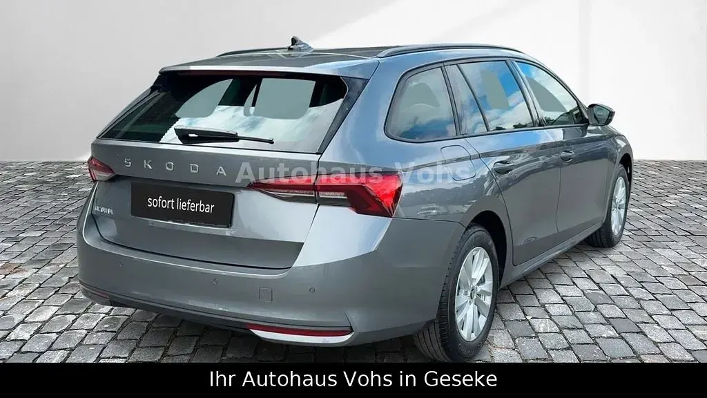 Neu Skoda Octavia Selection 150 PS (110 kW) 2025 Grau Kombi