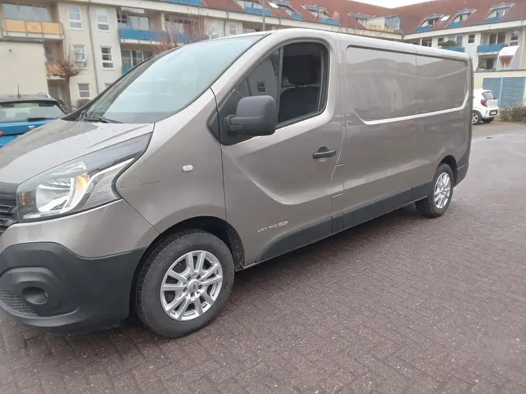 Gebraucht Renault Trafic 145 PS (106 kW) 2017 Braun Van / Kleinbus