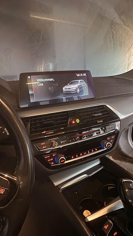 Gebraucht BMW 520 190 PS (139 kW) 2019 Grau Kombi
