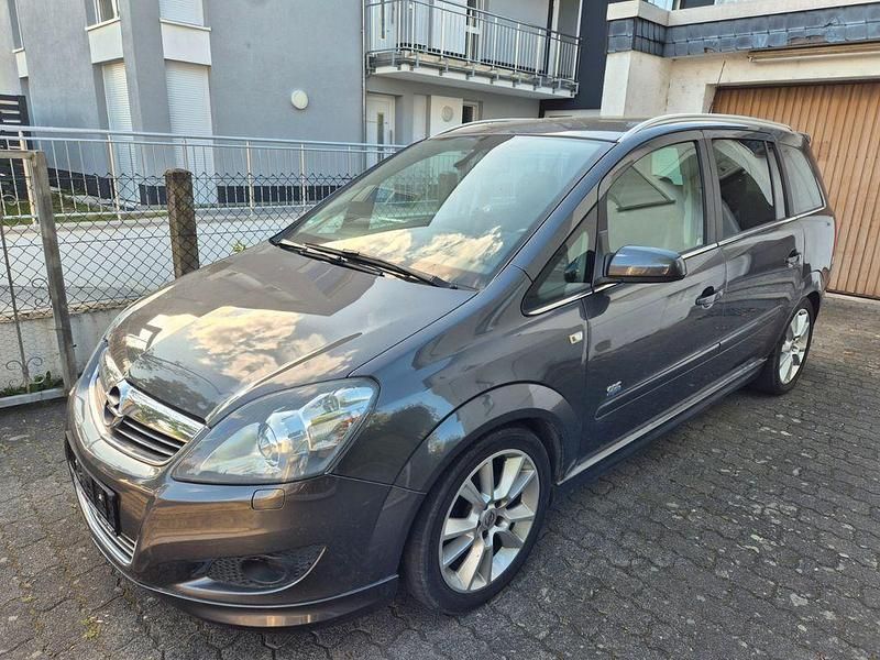 Grau Gebraucht 2009 Opel Zafira OPC Van / Kleinbus | 3.900 € (Fairer Preis) - Bild 1/4