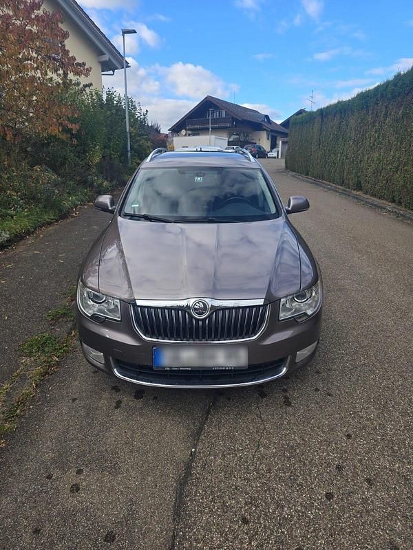 Gebraucht Skoda Superb 160 PS (117 kW) 2011 Kombi
