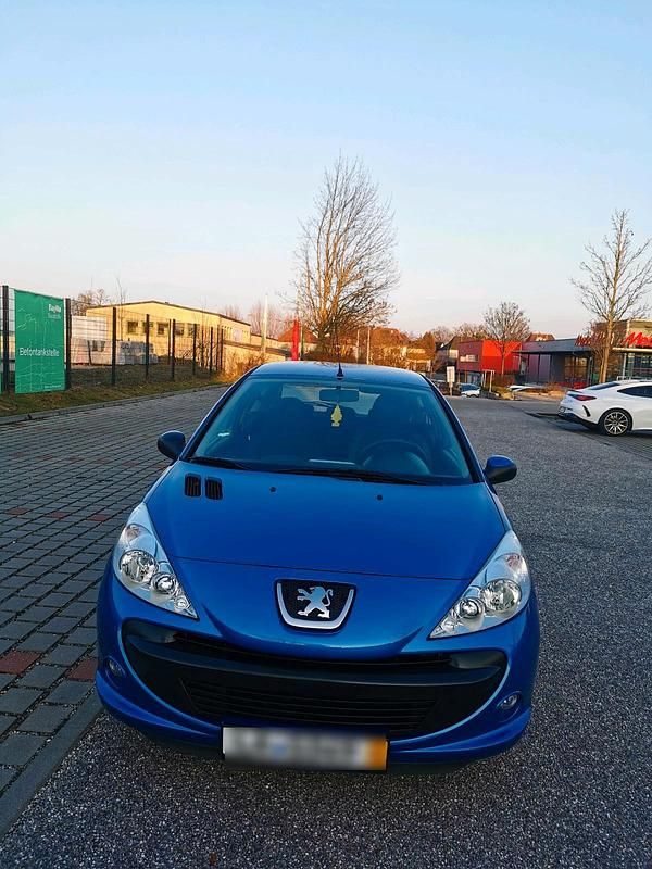 Gebraucht Peugeot 206+ 75 PS (55 kW) 2009 Blau Kleinwagen