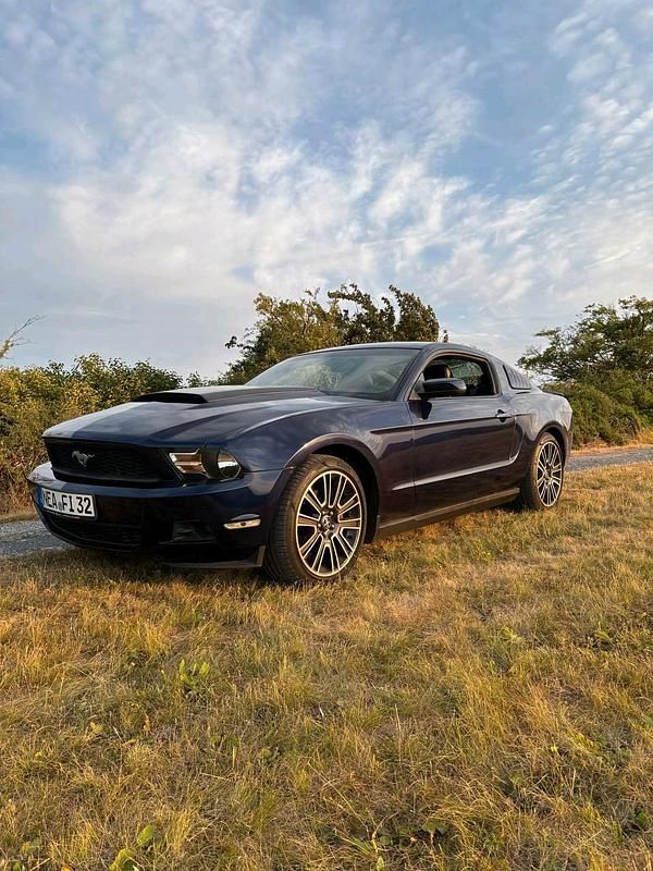 Blau Gebraucht 2012 Ford Mustang Coupé | 10.800 € (Fairer Preis) - Bild 1/4