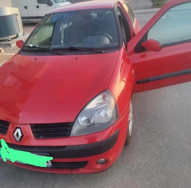 Rot Gebraucht 2005 Renault Clio II Kleinwagen | 1.300 € (Fairer Preis) - Bild 1/4