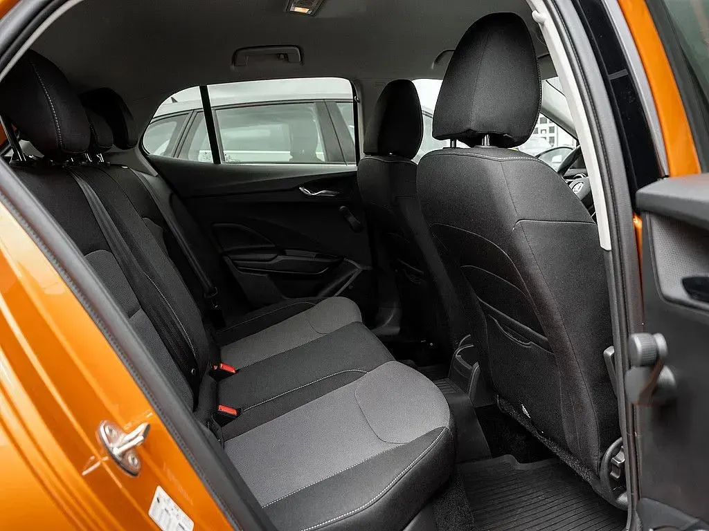 Gebraucht Skoda Fabia Ambition 95 PS (69 kW) 2022 Phoenix orange Kleinwagen