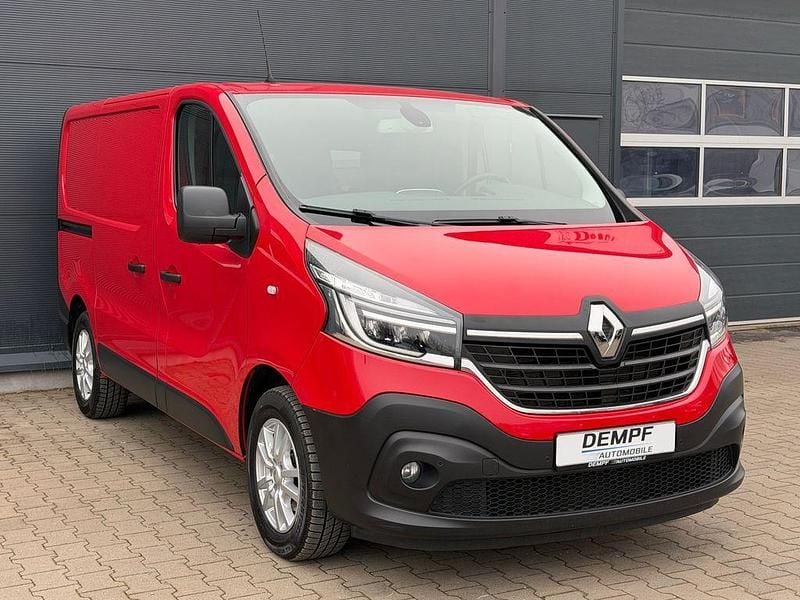 Gebraucht Renault Trafic Komfort 170 PS (125 kW) 2019 Rot Van / Kleinbus
