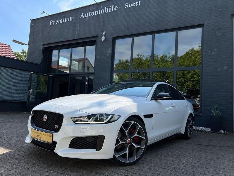 Weiß Gebraucht 2017 Jaguar XE S Limousine | 27.990 € (Fairer Preis) - Bild 1/4