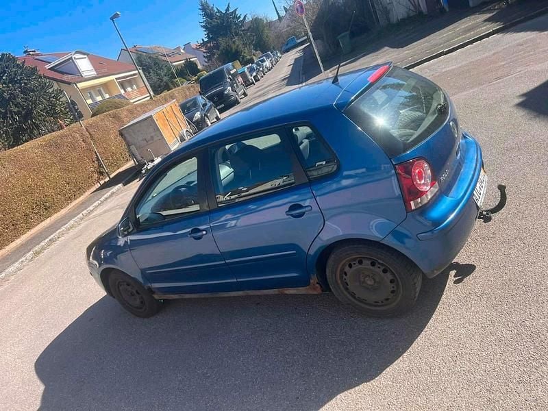 Gebraucht VW Polo 80 PS (58 kW) 2006 Blau Kleinwagen
