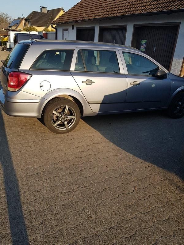 Gebraucht Opel Astra 116 PS (85 kW) 2009 Grau Kombi