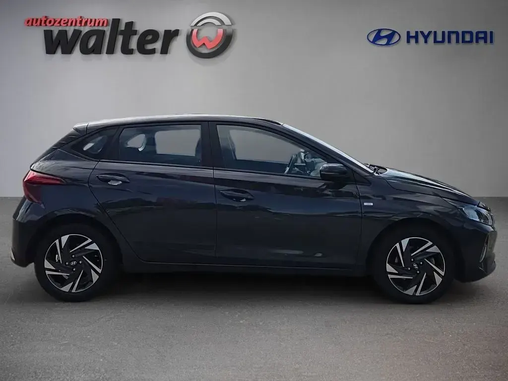 Gebraucht Hyundai i20 Trend 101 PS (74 kW) 2022 Blau Kleinwagen