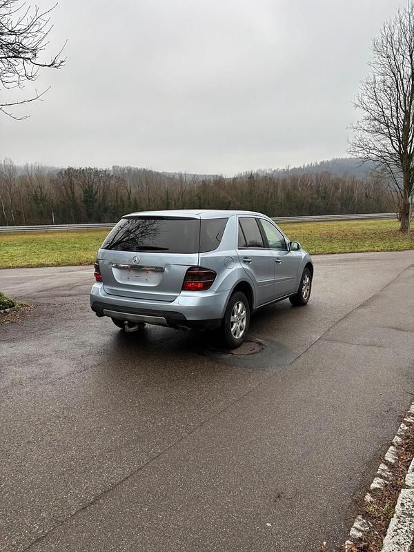Gebraucht Mercedes ML280 190 PS (139 kW) 2007 Blau SUV