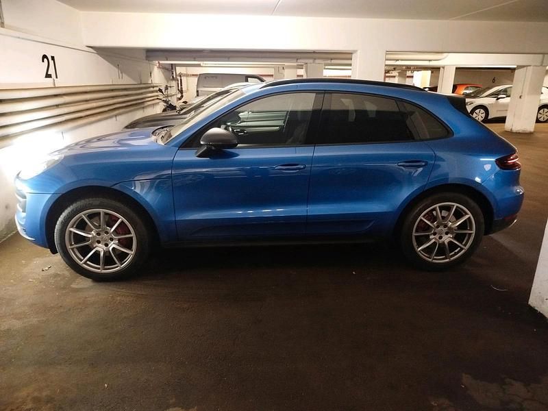 Blau Gebraucht 2015 Porsche Macan SUV | 27.900 € (Fairer Preis) - Bild 1/4